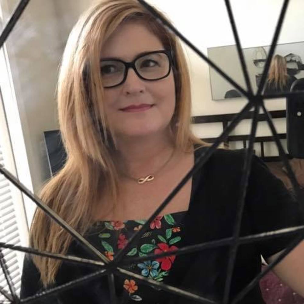 Meet your Posher, Laura
